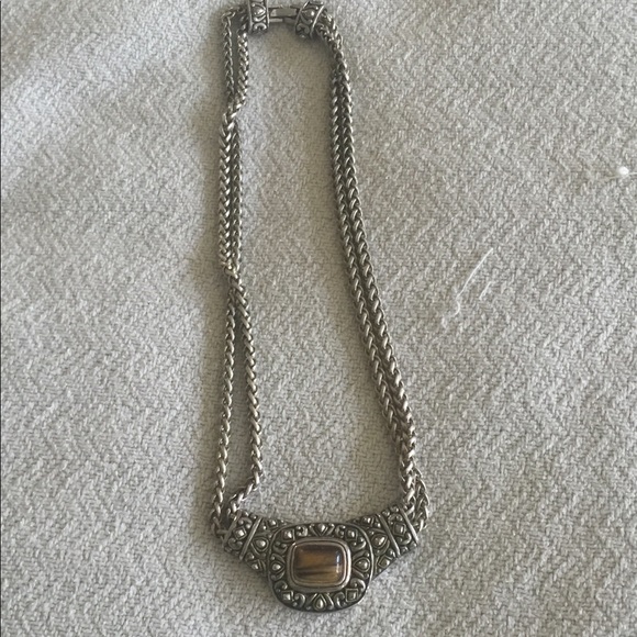 Jewelry - Necklace. Silver with double chain & stone center